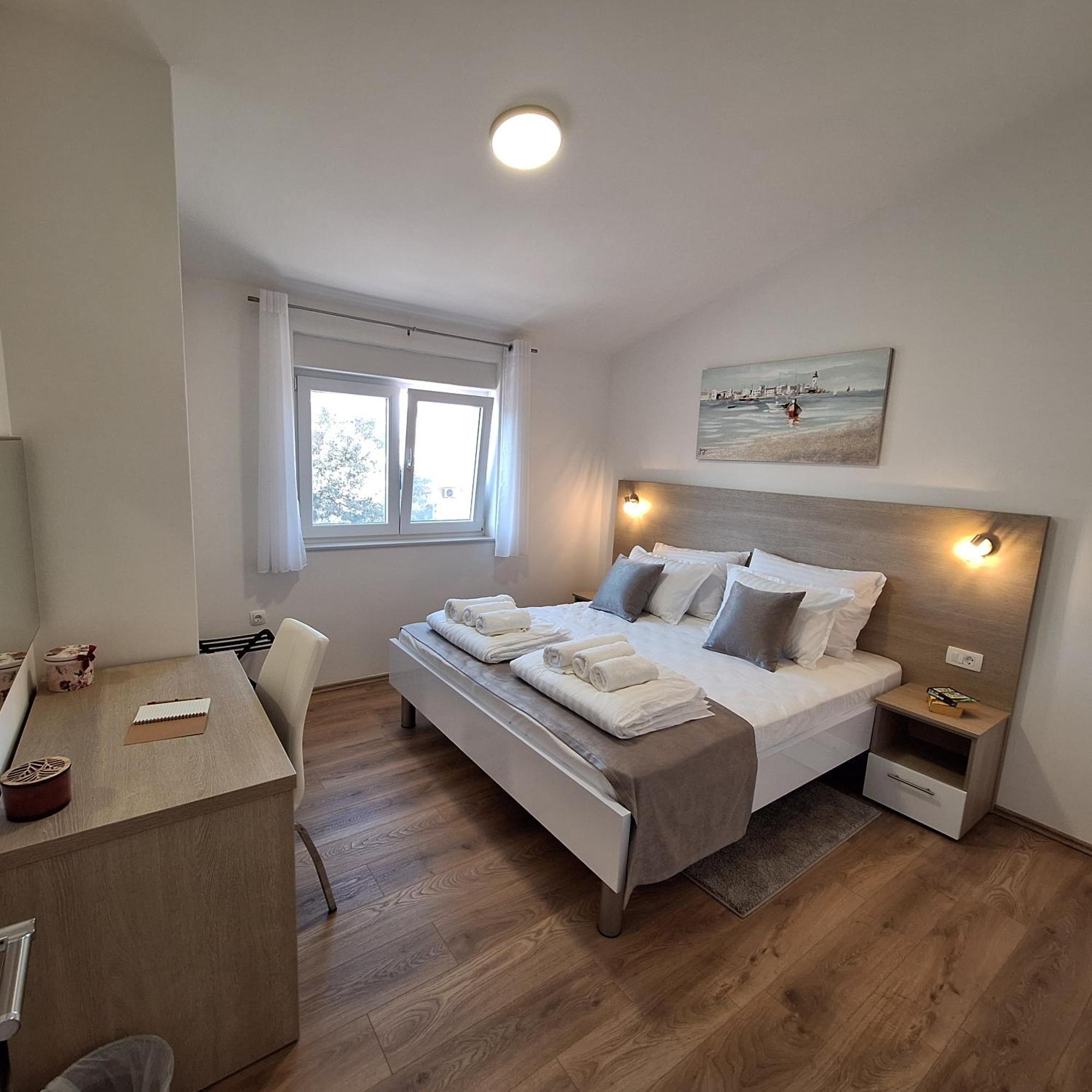 Apartments Elena & Lana Zadar Bagian luar foto