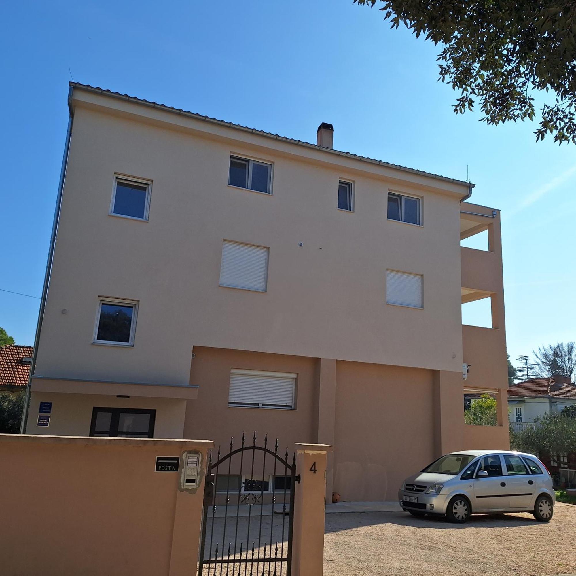 Apartments Elena & Lana Zadar Bagian luar foto