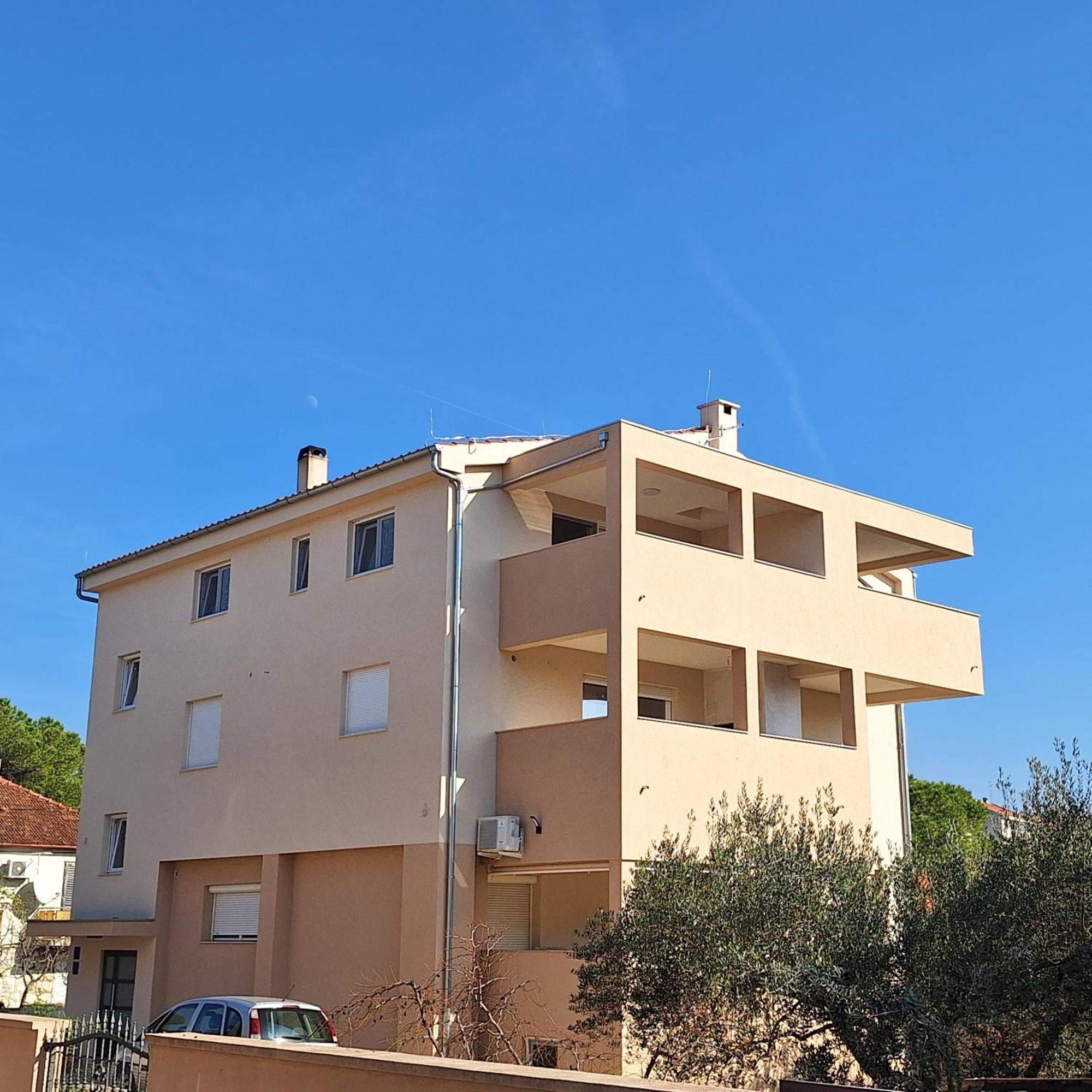 Apartments Elena & Lana Zadar Bagian luar foto
