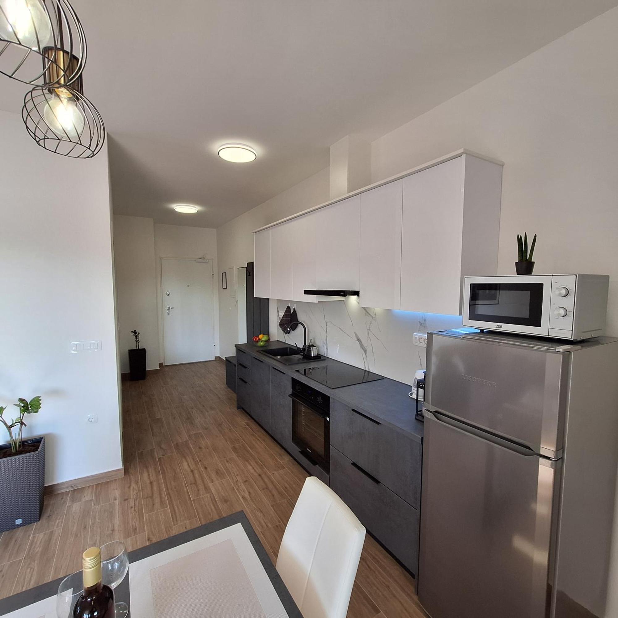 Apartments Elena & Lana Zadar Bagian luar foto