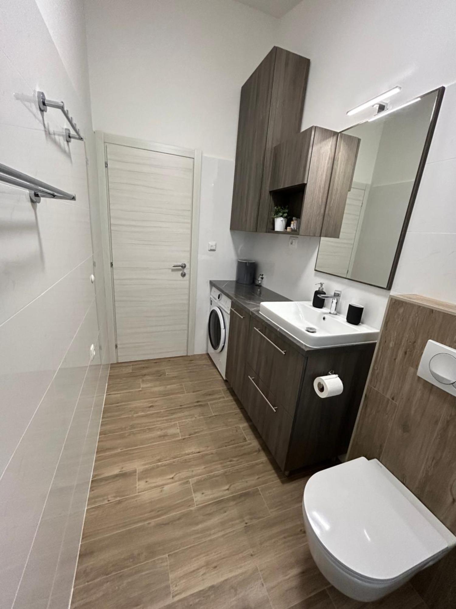 Apartments Elena & Lana Zadar Bagian luar foto
