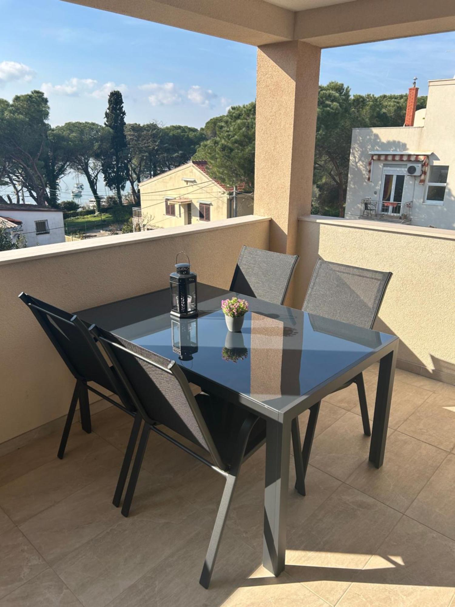 Apartments Elena & Lana Zadar Bagian luar foto