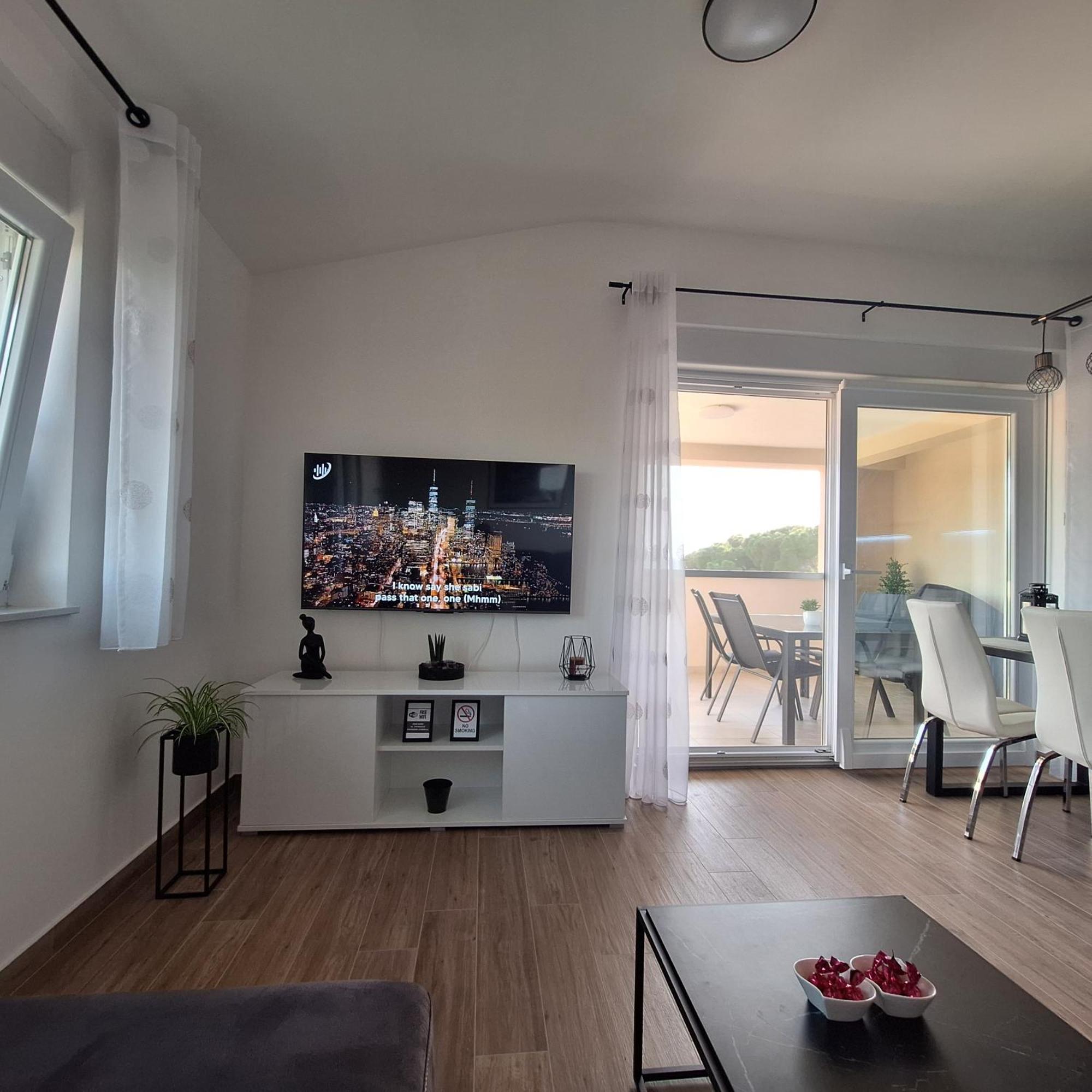 Apartments Elena & Lana Zadar Bagian luar foto
